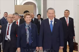 El secretario general del Partido Comunista y presidente de Vietnam, To Lam, se reúne con Viola Amherd, presidenta de Suiza y jefa del Departamento Federal de Defensa, Protección Civil y Deportes. (Foto: VNA)