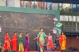 El Ao Dai contribuye a promover la cultura vietnamita (Foto: baomoi.com)