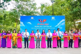 Exposición en Hanoi resalta gran amistad y solidaridad especial Vietnam-Laos