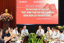Lanzan colección de libros electrónicos "Vietnam en la era de Ho Chi Minh - Crónicas de televisión"