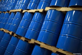Malasia reducirá producción diaria de petróleo a partir de noviembre