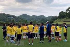 Selección femenina de fútbol de Vietnam entrena en Japón