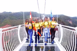Concursantes de Miss Turismo Mundo 2022 disfrutan de belleza natural de Vietnam 