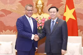 Máximo dirigente legislativo de Vietnam recibe al presidente de la COP 26