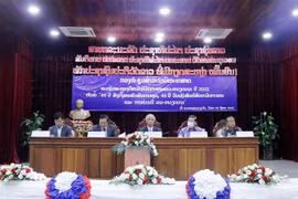 Efectúan seminario sobre relaciones especiales Vietnam-Laos 