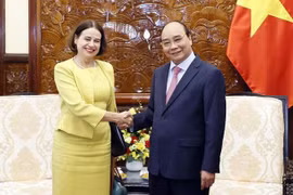  Presidente de Vietnam recibe a saliente embajadora de Australia