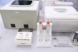 Estados Unidos dona máquina de diagnóstico rápido de tuberculosis a Vietnam