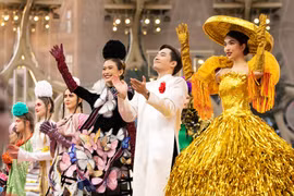 Desfiles de moda destaca valores culturales tradicionales y artísticos
