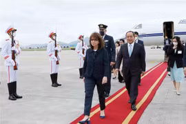 Presidenta de Grecia en Vietnam comienza visita de cuatro días 