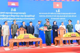 Vietnam entrega restos de 49 oficiales y soldados a Camboya