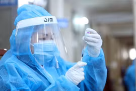 Exigen acelerar de forma expedita campaña de vacunación en Vietnam