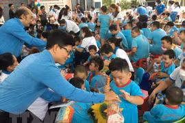 Entregan becas a niños con discapacidad en Ciudad Ho Chi Minh