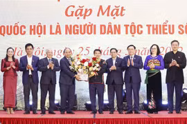 Dirigentes vietnamitas reúnen con legisladores de minorías étnicas