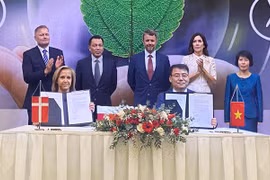 Doosan Vina y grupo danés Orsted cooperan en desarrollo de energía eólica marina