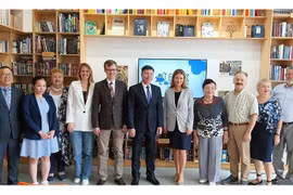 Exponen en ciudad rusa libros sobre cooperación con Vietnam