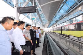 Premier vietnamita insta a acelerar la construcción de ferrocarril urbano Nhon-Hanoi 