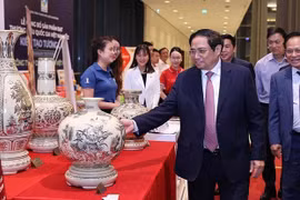 Primer ministro vietnamita insta a promover valor de marca nacional 