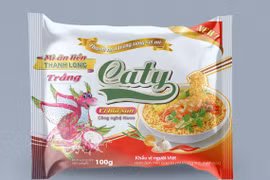 Vietnam produce por primera vez fideos instantáneos de pitahaya
