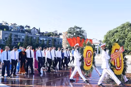 Presidente de Vietnam rinde homenaje a los héroes y mártires en Quang Ninh 