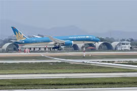 Reabrirán la segunda pista del aeropuerto de Noi Bai a partir del 23 de abril