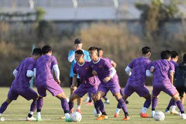 Futbolistas vietnamitas reciben aliento antes de Copa AFF Mitsubishi Electric 2022