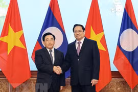 Periódico laosiano resalta cooperación integral con Vietnam 