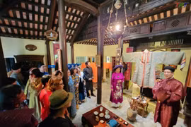 Efectúan exposición de Ao Dai de última dinastía feudal de Vietnam