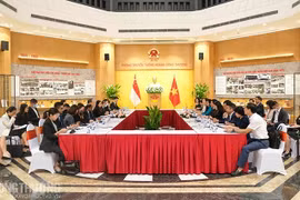 Vietnam y Singapur promueven cooperación en comercio, economía digital y energía