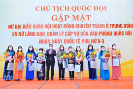 Resaltan aportes de mujeres parlamentarias a labores legislativas en Vietnam 
