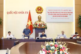 Presidente del Parlamento vietnamita propone recomendaciones para práctica de ahorro