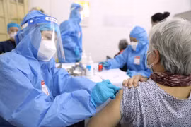 Vacunación es fundamental para reducir casos graves de COVID-19, afirma Ministerio de Salud