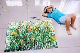 Pinturas de joven artista vietnamita exhibidas en Reino Unido