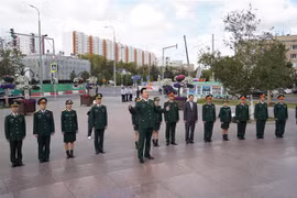 Delegación vietnamita en Army Games visita Monumento del Presidente Ho Chi Minh en Moscú