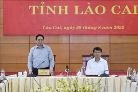  Primer ministro de Vietnam realiza gira de trabajo por provincia de Lao Cai