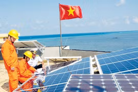 EVN refuerza suministro de electricidad para archipiélago Truong Sa