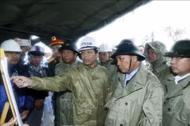 Presidente inspecciona labores para superar secuelas de tormentas e inundaciones en Da Nang