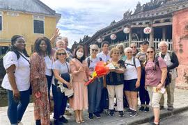 Hoi An da bienvenida a los primeros 126 visitantes internacionales en 2022