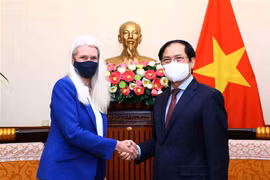 Vietnam aspira a profundizar lazos de asociación estratégica con Reino Unido