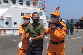 Rescatan en aguas vietnamitas a marinero extranjero con problema de salud severo