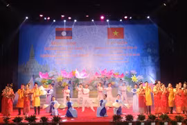 Robustecen cooperación multifacética entre localidades de Vietnam y Laos