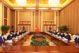 Debaten cuestiones para fomentar lazos parlamentarios de Vietnam y China