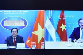 Canciller vietnamita sostiene conversación telefónica con su homólogo argentino 