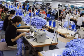Seguro Social de Vietnam respalda a trabajadores afectados por la COVID-19