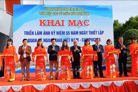 Exposición de fotos marca 55 aniversario de relaciones Vietnam – Camboya