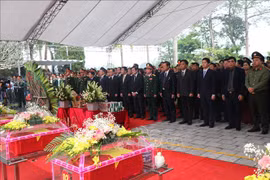 Entierran restos de mártires caídos en lucha por defensa de frontera norteña de Vietnam