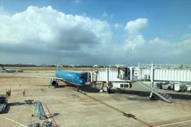 Aerolíneas vietnamitas ajustan planes de vuelo por tormenta Mulan
