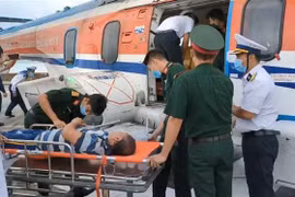 Trasladan un paciente desde Truong Sa a tierra firme