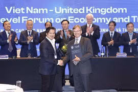 Vietnam y Reino Unido promueven cooperación en economía