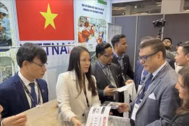 Empresas vietnamitas participan en importante feria textil en la India