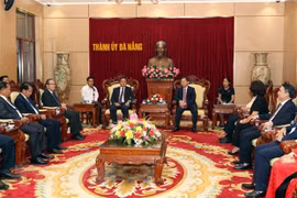 Ciudad vietnamita de Da Nang impulsa la cooperación con localidades laosianas